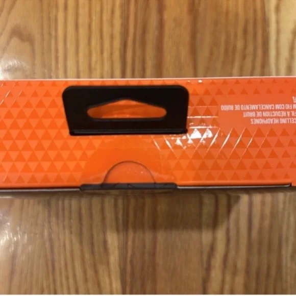 New in Box JBL Tune 670NC Bluetooth Wireless On-Ear Headphones- Black - Picture 9 of 12